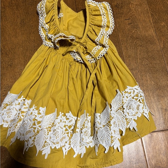 Trish scully child dress size 12/18 months very detailed design - Picture 5 of 6